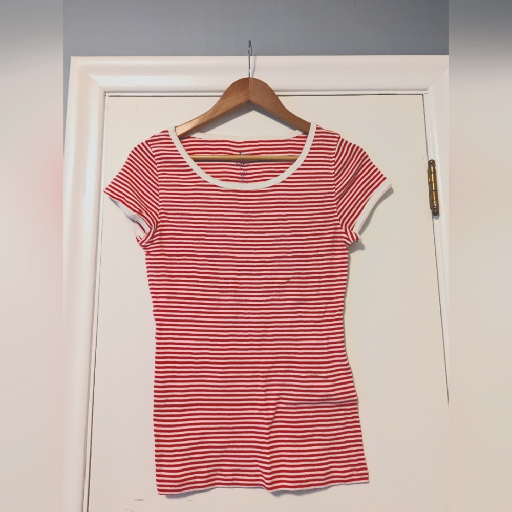 Levi's Red & White Striped Crew Neck T-Shirt with White Piping - Small